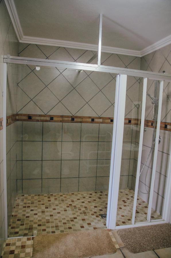 Towers Lodge Boksburg Bagian luar foto