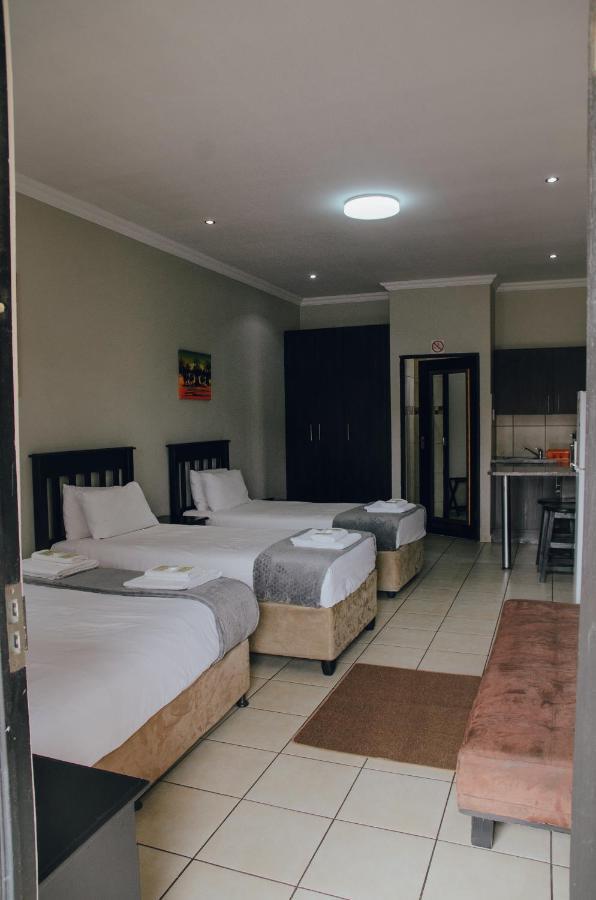 Towers Lodge Boksburg Bagian luar foto