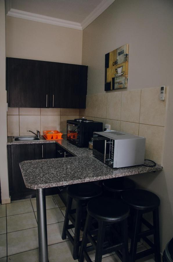 Towers Lodge Boksburg Bagian luar foto