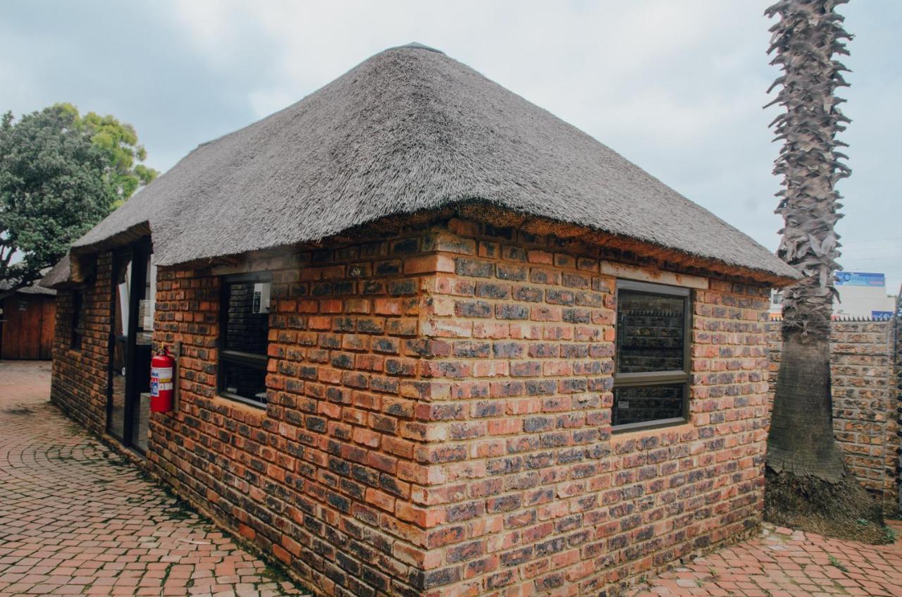 Towers Lodge Boksburg Bagian luar foto